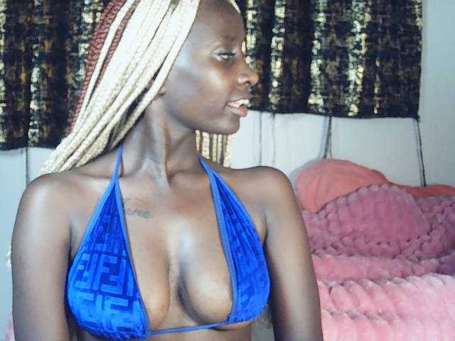 Sexydavinah live cam on BongaCams