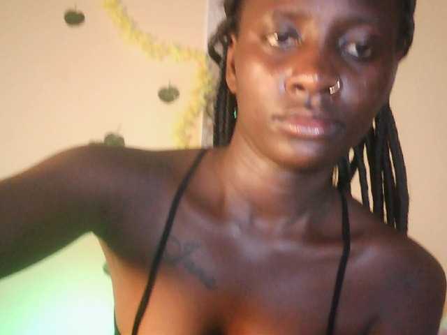 Sexydavinah live cam on BongaCams