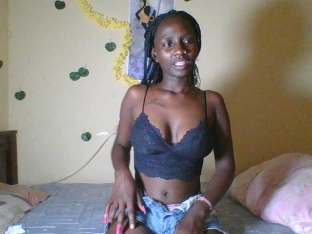Sexydavinah live cam on BongaCams