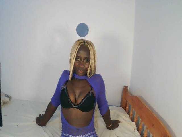Sexydavinah live cam on BongaCams