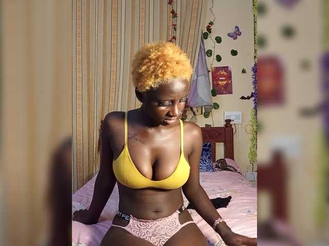 Sexydavinah live cam on BongaCams