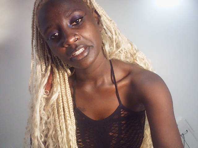 Sexydavinah live cam on BongaCams