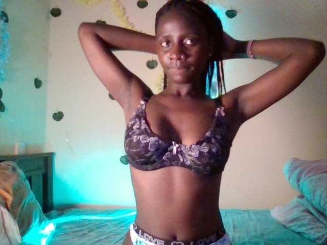 Sexydavinah live cam on BongaCams