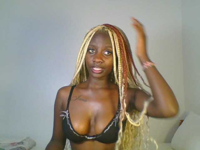 Sexydavinah live cam on BongaCams