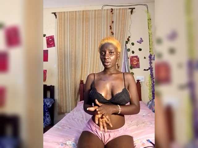 Sexydavinah live cam on BongaCams
