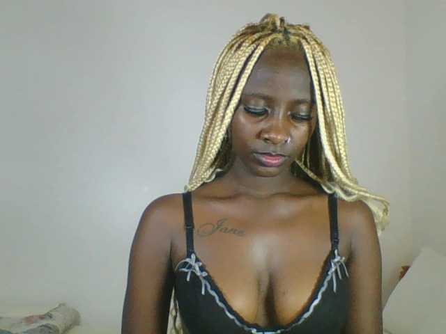 Sexydavinah live cam on BongaCams