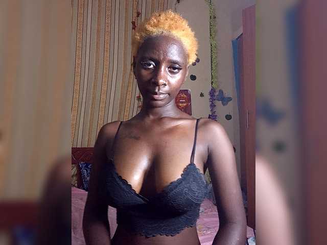 Sexydavinah live cam on BongaCams