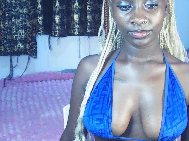 Sexydavinah live cam on BongaCams