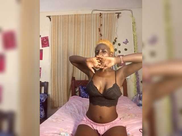 Sexydavinah live cam on BongaCams