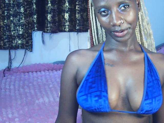 Sexydavinah live cam on BongaCams