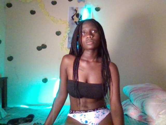 Sexydavinah live cam on BongaCams