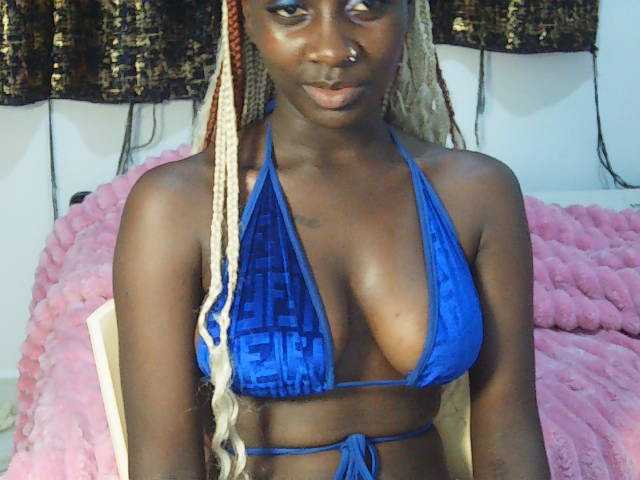 Sexydavinah live cam on BongaCams