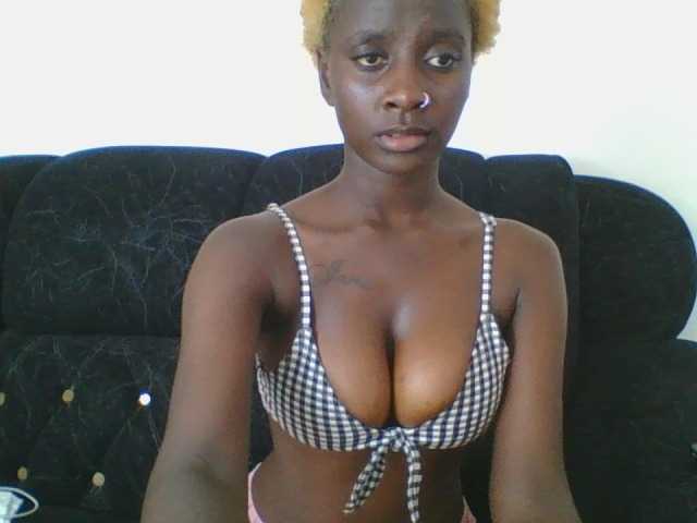 Sexydavinah live cam on BongaCams