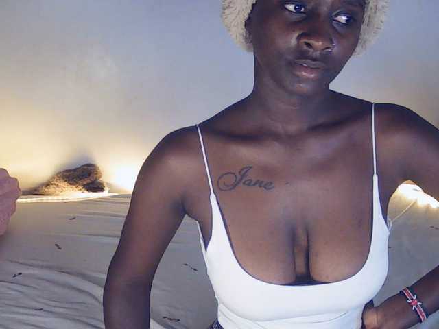 Sexydavinah live cam on BongaCams