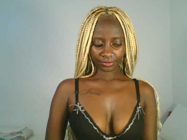 Sexydavinah live cam on BongaCams