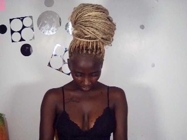 Sexydavinah live cam on BongaCams