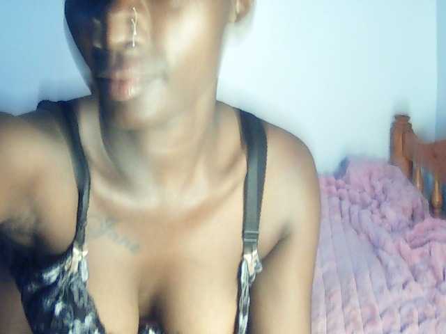 Sexydavinah live cam on BongaCams