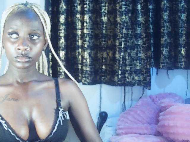 Sexydavinah live cam on BongaCams
