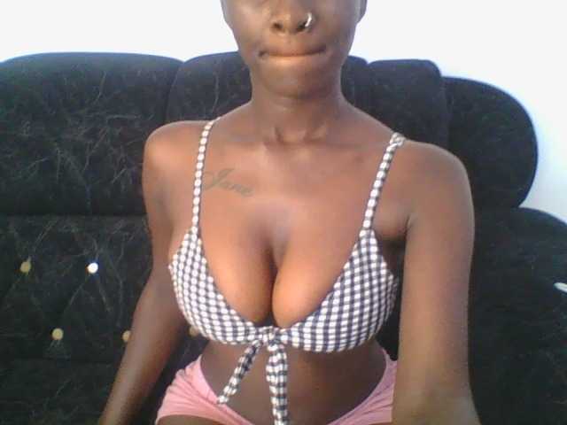 Sexydavinah live cam on BongaCams