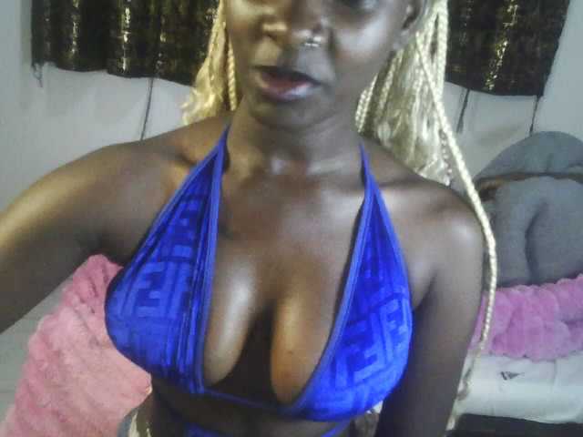 Sexydavinah live cam on BongaCams