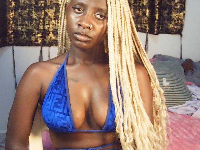 Sexydavinah live cam on BongaCams