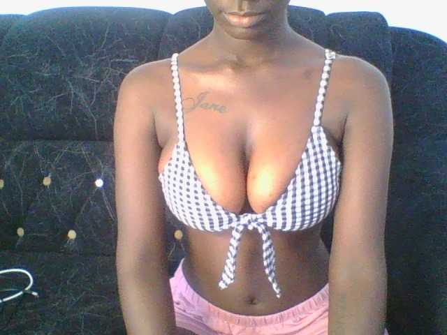 Sexydavinah live cam on BongaCams