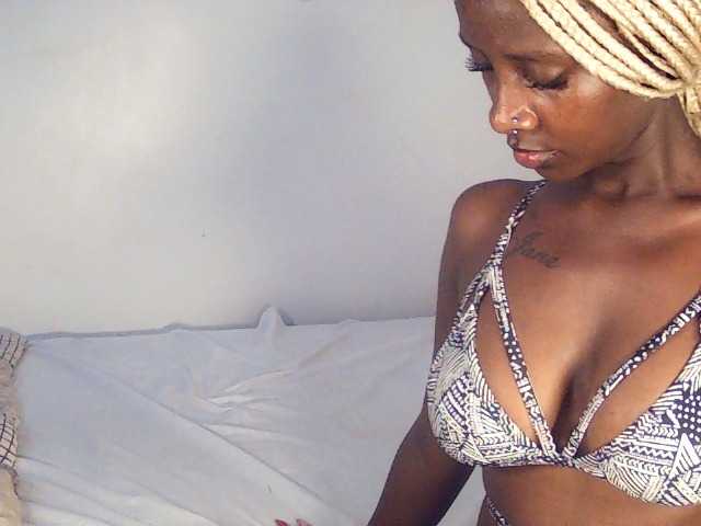Sexydavinah live cam on BongaCams