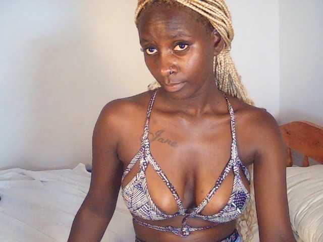 Sexydavinah live cam on BongaCams