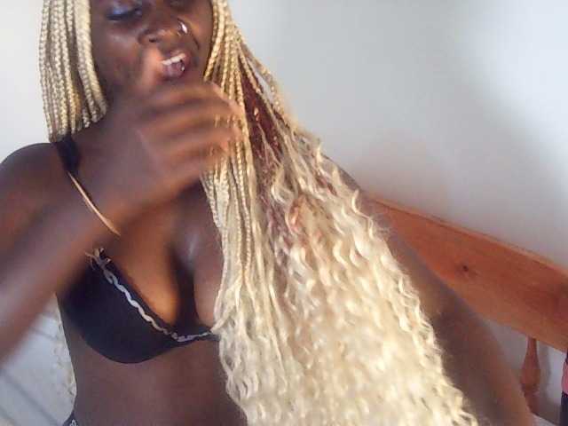 Sexydavinah live cam on BongaCams