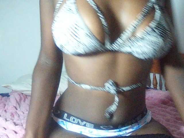 Sexydavinah live cam on BongaCams