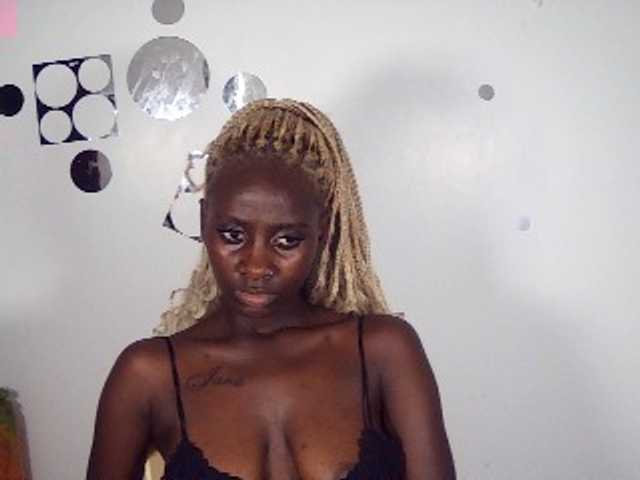 Sexydavinah live cam on BongaCams