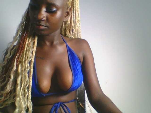 Sexydavinah live cam on BongaCams