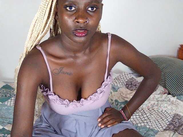Sexydavinah live cam on BongaCams