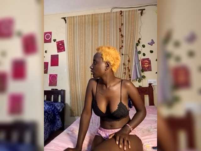 Sexydavinah live cam on BongaCams