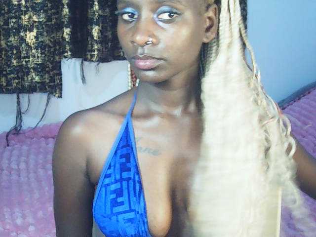 Sexydavinah live cam on BongaCams
