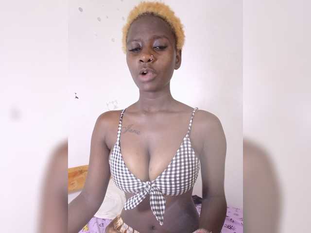 Sexydavinah live cam on BongaCams