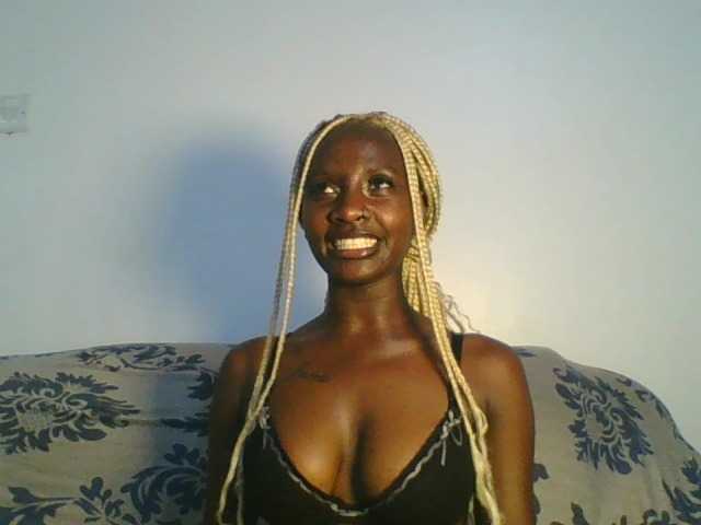 Sexydavinah live cam on BongaCams