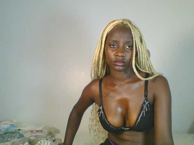 Sexydavinah live cam on BongaCams