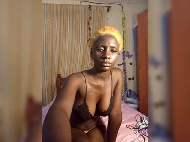 Sexydavinah live cam on BongaCams