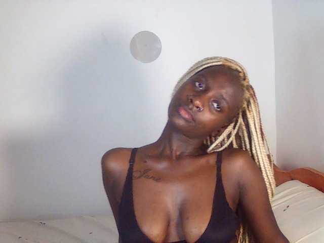 Sexydavinah live cam on BongaCams
