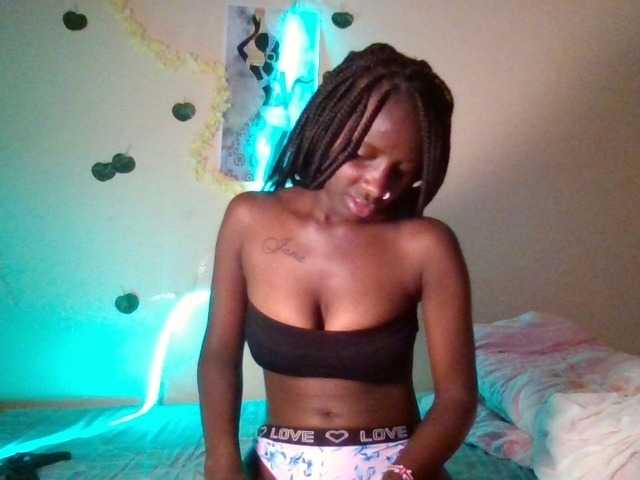 Sexydavinah live cam on BongaCams