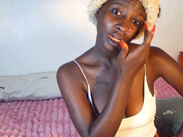 Sexydavinah live cam on BongaCams