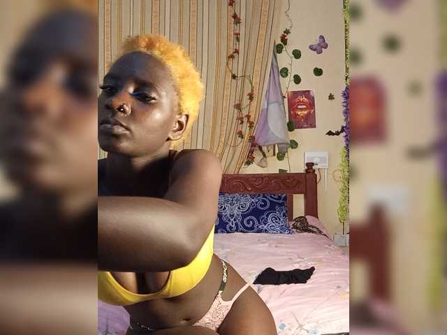 Sexydavinah live cam on BongaCams