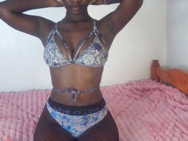 Sexydavinah live cam on BongaCams