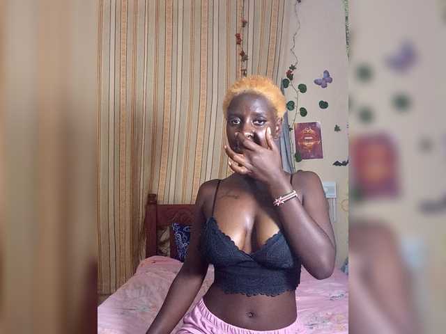 Sexydavinah live cam on BongaCams