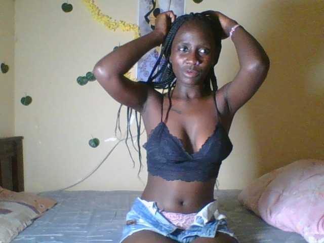 Sexydavinah live cam on BongaCams