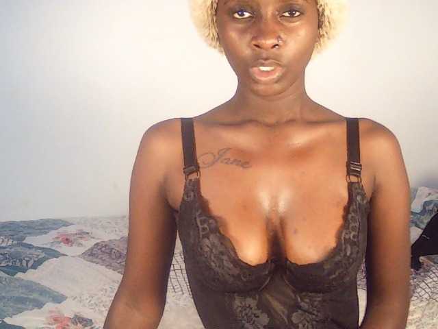 Sexydavinah live cam on BongaCams