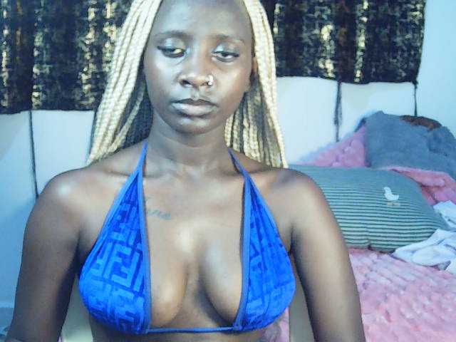 Sexydavinah live cam on BongaCams