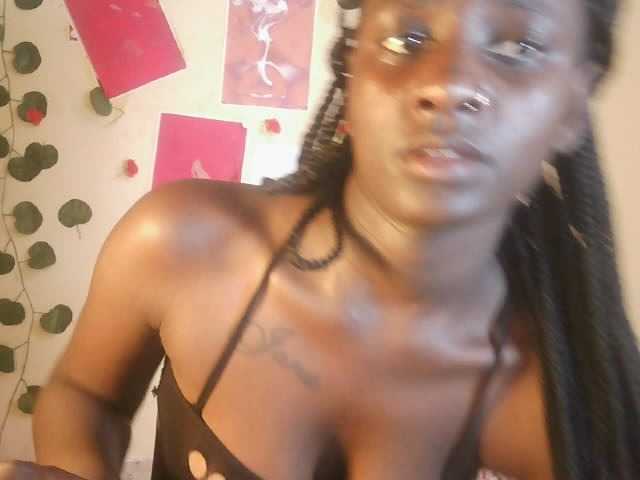 Sexydavinah live cam on BongaCams