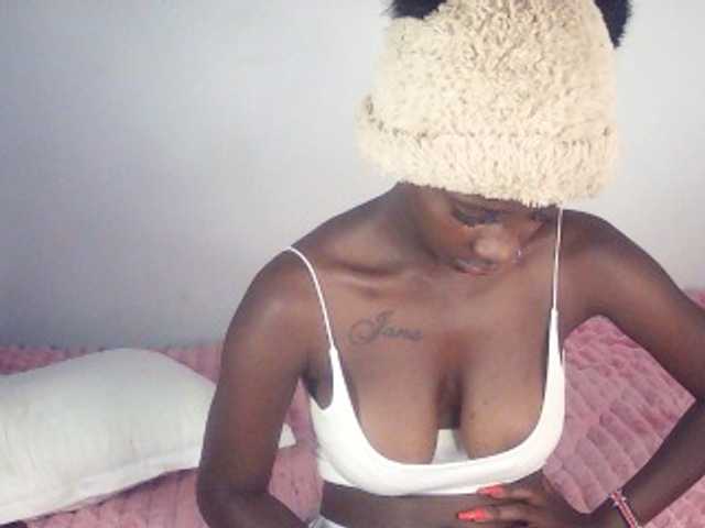 Sexydavinah live cam on BongaCams